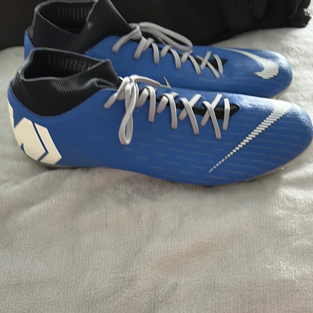 Nike Men's Dynamic Blue Athletic Shoes